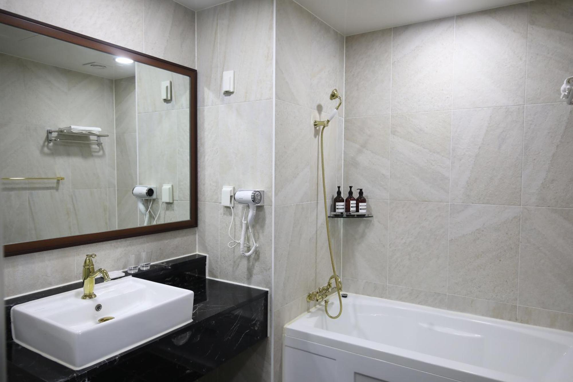 Benikea Hotel Seosan Екстер'єр фото